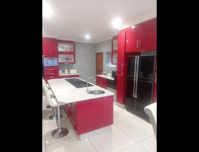4 BEDROOM HOUSE FOR SALE IN THREE RIVERS EAST